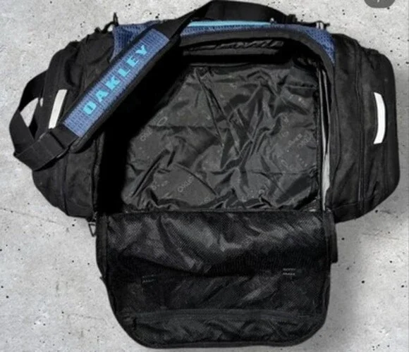 Oakley black/blue duffle bag With Traps And Side Padding - Picture 3 of 5
